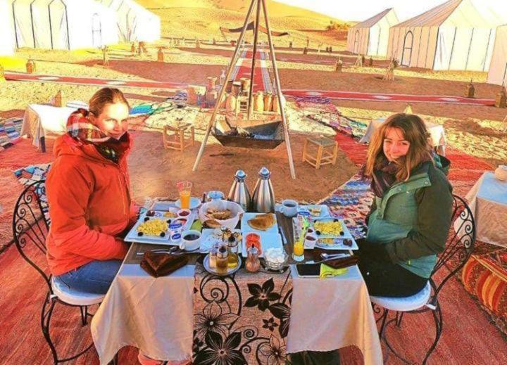 Hotel Ahlam Luxury Camp Merzouga Exterior foto